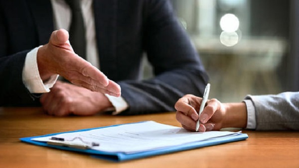 兼职卖保险真的可以赚钱吗？做好这几点月入轻松过万！