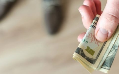 贷款逾期还清后多久征信消除，逾期还清为什么征信5年不消