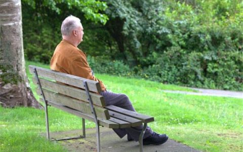 55岁存款一百万够养老吗，养老要存多少钱才够