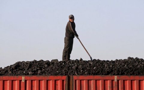 一亿吨煤发电够全国用几天（发电1千瓦需要用多少煤）