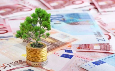 银行理财和定期存款哪个划算，3个方面对比分析