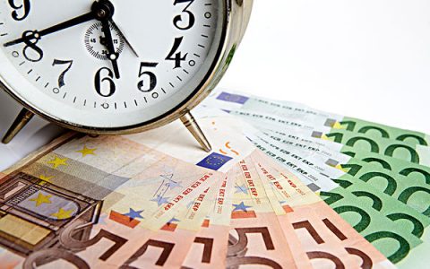 哪里可以查贷款还款情况，帮别人贷款逾期的后果