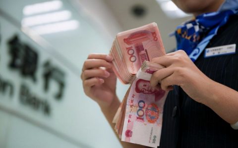 千万别小看一个会存钱的人，存钱和不存钱的人5年差距