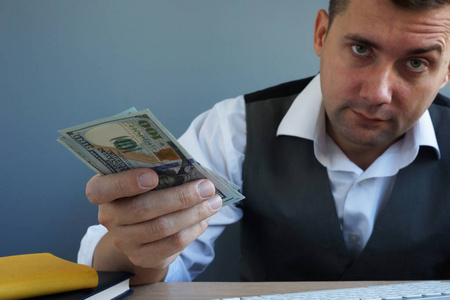 哪个贷款平台利息最低最靠谱，手机借钱平台排名-1