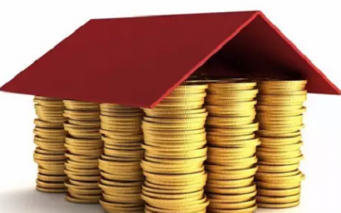 有10万现金，是存建行银行好还是买建行理财产品