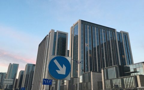 5年后，手上的1000万现金和1000万房产哪个更好