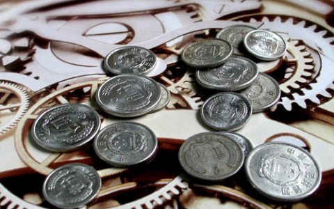 假如保险公司的利率是复利4.2%，银行利率4.2%，哪个划算