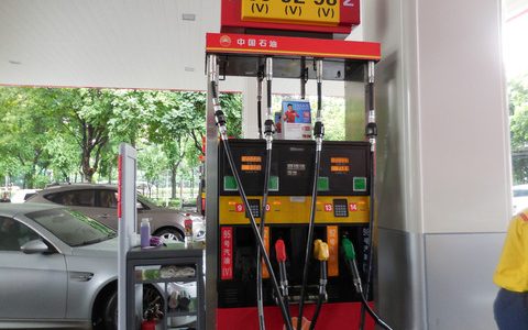 如果国内汽油价格涨到十元一升，有什么影响