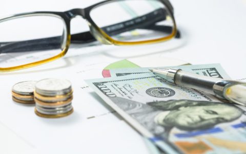 今年50岁，有50万元存款如何理财（附两种理财方案）