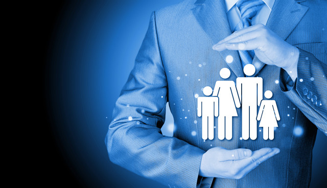 40多岁的人买什么保险好，百万保险和重疾险区别-1