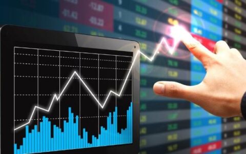 股票换手率高股价下跌是怎么回事？股价一直在下降