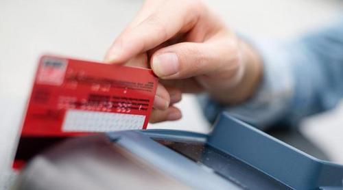 不带银行卡可以去银行存钱吗？