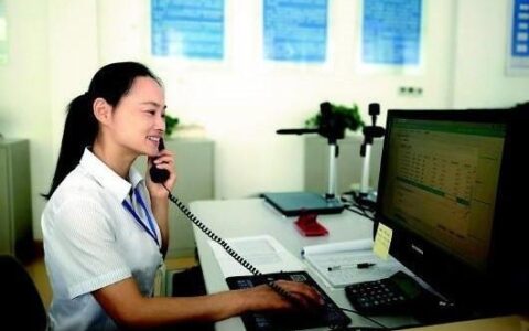 江苏农商银行客服电话：96008，提供全方位服务