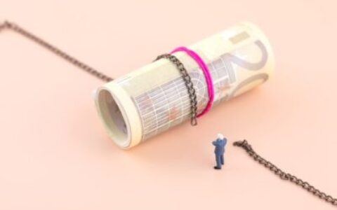 急用钱私人借钱5000？别被“无需审核”忽悠了，这几个坑踩不得！