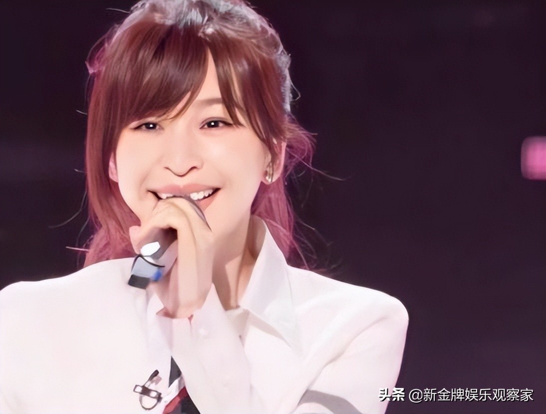 网上全是微笑Pasta和何群的热搜，王心凌又火了，她是怎么回应的