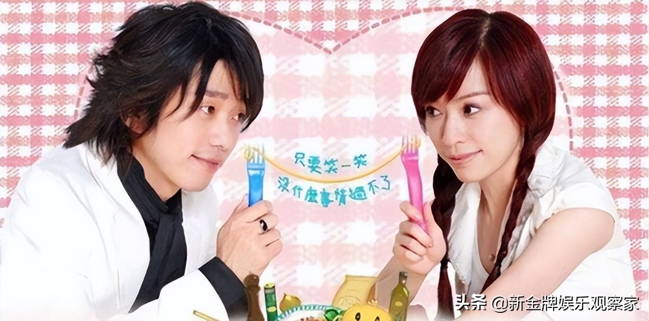 网上全是微笑Pasta和何群的热搜，王心凌又火了，她是怎么回应的